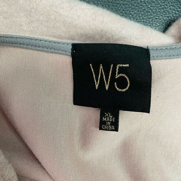 W5 Fuzzy Sweater  - Picture 4 of 4